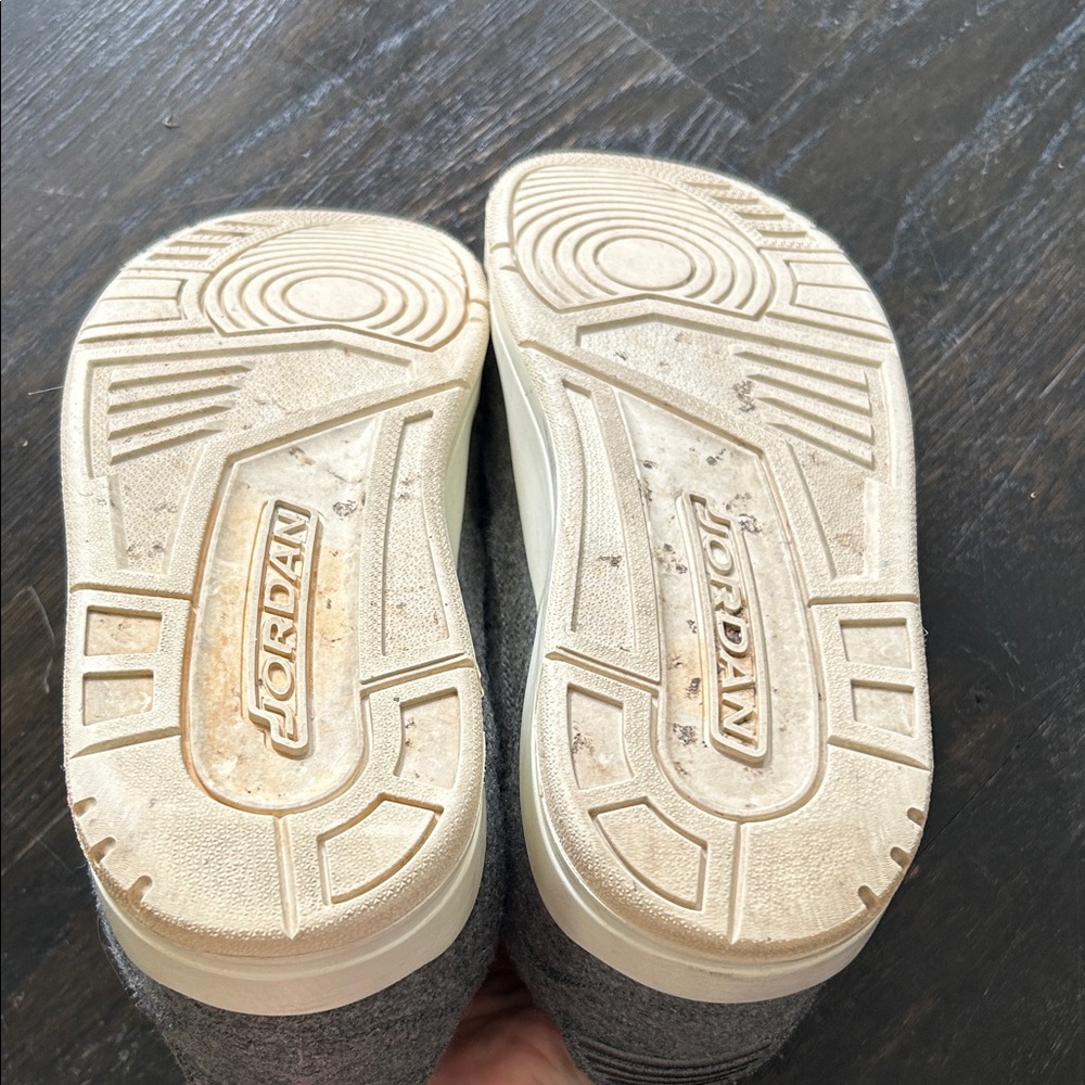 Jordan 3 Retro Gray and Cream Men's Wool Sneakers - Picture 6 of 7
